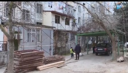 Nəsimi rayonunda Şəhid ailələrinin yaşadıqları binalarda abadlıq və quruculuq işlərinə başlanılıb - FOTO