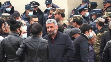 Ermənilər Putindən yenə kömək istədilər