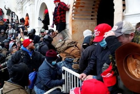 Tramp tərəfdarlarının Kapitoliyə hücumu çevriliş cəhdi adlandırıldı