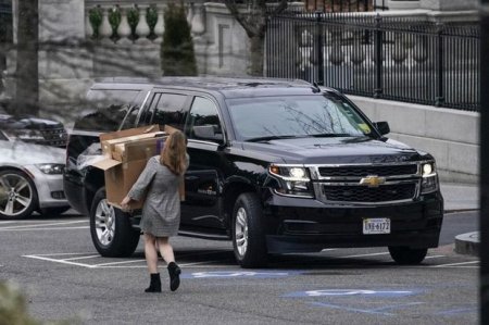 Trampın qızı Mayamidə ev axtarır