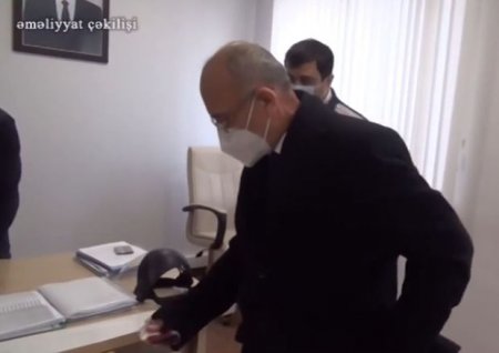 Azərbaycanda rüşvət alan xəstəxana direktorunun tutulma görüntüləri - ANBAAN VİDEO