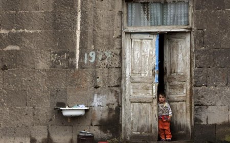 Ermənistanın dövlət borcu artır