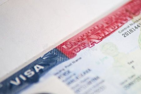 ABŞ vizası üçün müraciət edənlər üç il növbədə gözləyə bilər