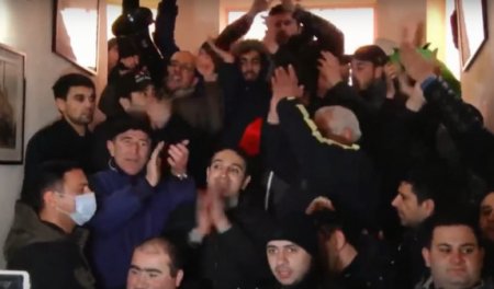 Ermənistanda daha bir qarşıdurma - Polis etirazçıların öhdəsindən gələ bilmir