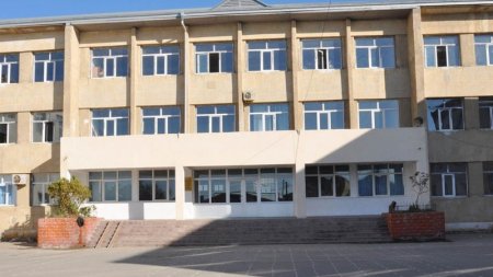Bakıda daha bir məktəb koronavirusa görə bağlandı