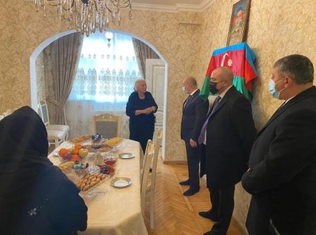 Nəsimi rayonunda İlaxır çərşənbəsi günü 3 şəhid ailəsinin mənzilinin əsaslı təmiri başa çatdırılmışdır -FOTOLAR