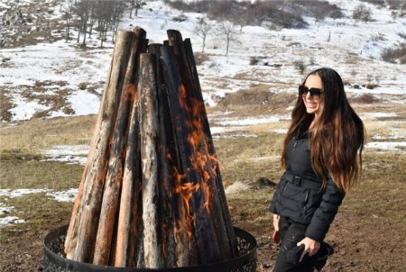 Prezident Cıdır düzündə Novruz tonqalı yandırıb - VİDEO+FOTOLAR