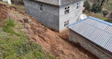 Astarada torpaq sürüşməsi şəhid ailəsinin evini təhlükəli vəziyyətə salıb