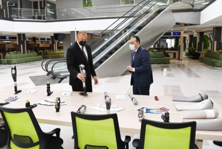 İlham Əliyev Bakıda yeni DOST mərkəzinin açılışında - FOTO