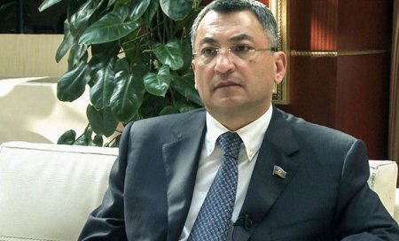 Rövşən Rzayevin tender oyunları - “Qaçqınkom” 10 manatlıq şirkətə niyə etibar edir? Rövşən Rzayevin tender oyunları - “Qaçqınkom” 10 manatlıq şirkətə niyə etibar edir?