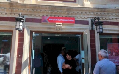 Kapital Bank xərçəng xəstəsi olan müştərisinin kartını yeniləməkdən imtina etdi