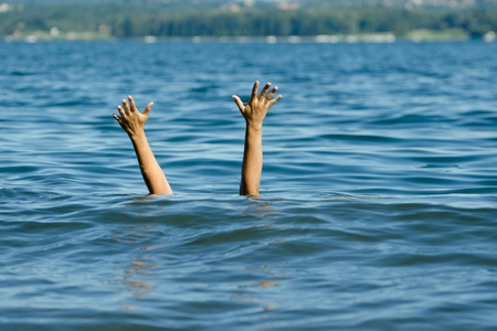 Bacısını kanala ataraq öldürən şəxsin məhkəməsi- Özünü günahkar bilir Bacısını kanala ataraq öldürən şəxsin məhkəməsi- Özünü günahkar bilir