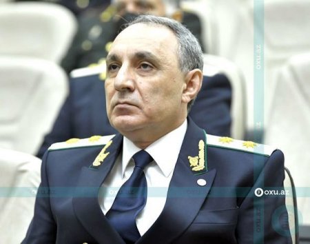 Kamran Əliyev itkin düşən hərbçilərin ailə üzvlərini qəbul edib