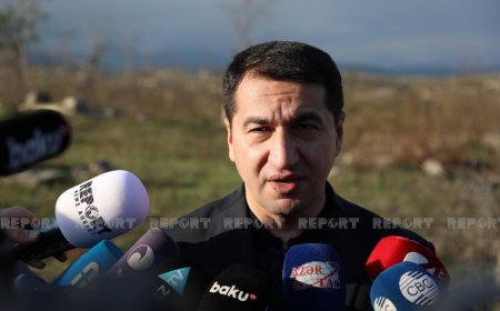 Hikmət Hacıyev: “Ermənilər Ağdamı məhv ediblər”