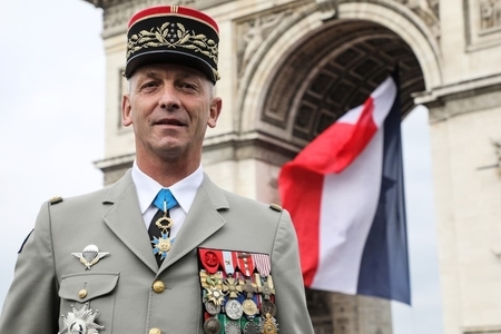 Fransada generallar dövlətə xəbərdarlıq etdi, qiyam təhlükəsi Fransada generallar dövlətə xəbərdarlıq etdi, qiyam təhlükəsi