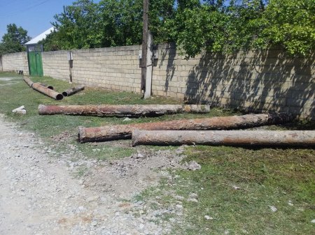 Göyçayda heyrətamiz qanunsuzluq - yolu, qaz və su borularını dağıdan kimdir? 