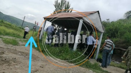 Deputat arağını şəhidin adına yaradılmış bulaqda soyudur - FOTO