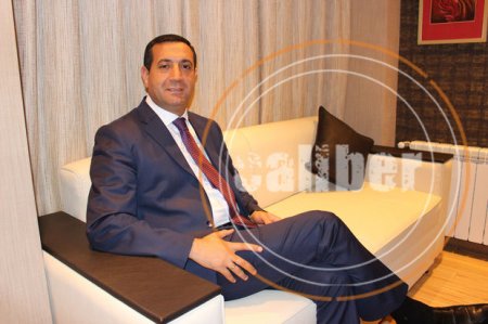 Deputat arağını şəhidin adına yaradılmış bulaqda soyudur - FOTO