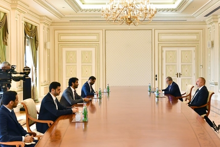 Prezident İlham Əliyev Birləşmiş Ərəb Əmirliklərinin iqtisadiyyat nazirini qəbul edib
