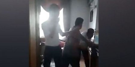 Azərbaycanda icra məmuru döyülüb.