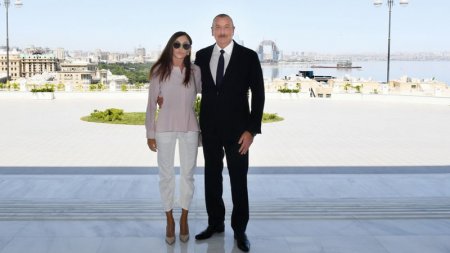 Prezident və xanımı “Gülüstan” sarayında (FOTOLAR)