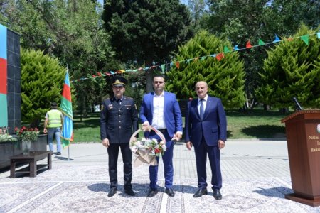 Nəsimi rayonunda Vətən müharibəsi Şəhidlərinin ailələrinə, qazilərə və iştirakçılara orden və medalların təqdimetmə mərasimi keçirilib - FOTOLAR