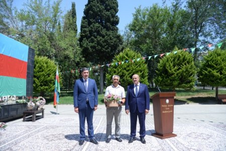 Nəsimi rayonunda Vətən müharibəsi Şəhidlərinin ailələrinə, qazilərə və iştirakçılara orden və medalların təqdimetmə mərasimi keçirilib - FOTOLAR