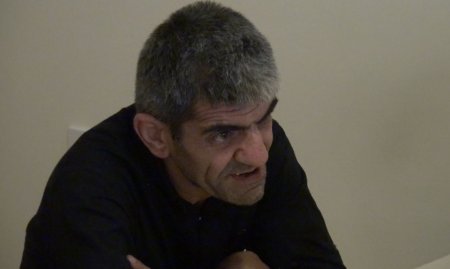 Gəncədə narkotik satan şəxslər saxlanılıb Gəncədə narkotik satan şəxslər saxlanılıb