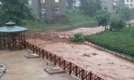 Türkiyədə təbii fəlakət nəticəsində ölənlərin sayı yeddiyə yüksəldi - YENİLƏNİB + VİDEO