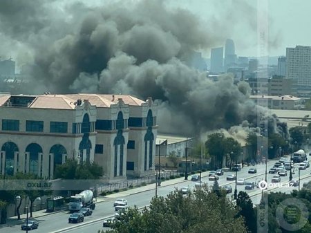 Bakıdakı güclü yanğın söndürüldü - YENİLƏNİB + FOTO