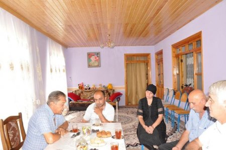 Deputat şəhid ailələri ilə görüşüb (FOTO