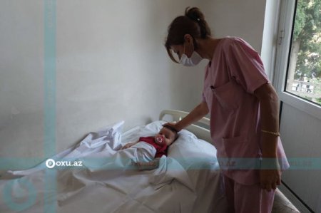 Azərbaycanda daha bir körpə küçəyə atıldı - FOTO