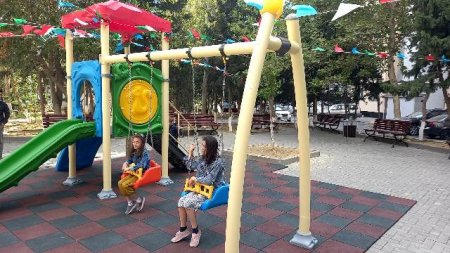 Nəsimi rayonunda daha bir abad həyət sakinlərin istifadəsinə verilib -FOTOLAR