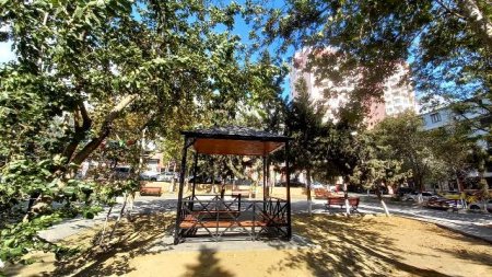 Nəsimi rayonunda daha bir abad həyət sakinlərin istifadəsinə verilib -FOTOLAR