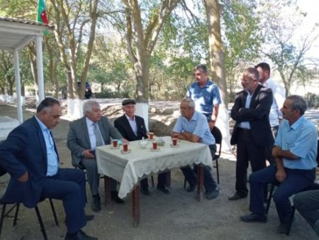 Sabir Rüstəmxanlı Neftçalada seçicilərlə görüşüb