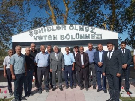 Sabir Rüstəmxanlı Neftçalada seçicilərlə görüşüb