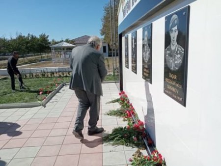 Sabir Rüstəmxanlı Neftçalada seçicilərlə görüşüb