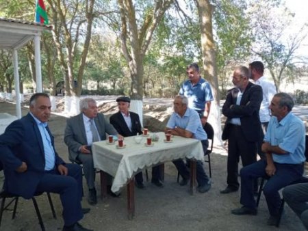 Sabir Rüstəmxanlı Neftçalada seçicilərlə görüşüb