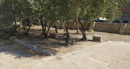 XƏTAİDƏ XARABALIĞA ÇEVRİLMİŞ “UKRAYNA ƏRAZİSİ”... - Vaxtilə park olub