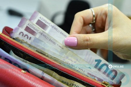 Müəllimlər Günü münasibətilə məktəblərdə pul yığılması iddialarına RƏSMİ AÇIQLAMA