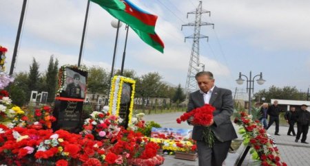 Millət vəkili Zəfər Günü ərəfəsində şəhid ailələri ilə görüşdü - FOTOLAR