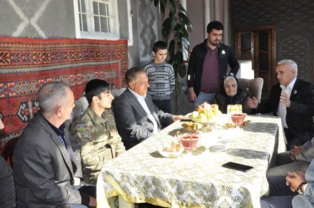 Millət vəkili Zəfər Günü ərəfəsində şəhid ailələri ilə görüşdü - FOTOLAR