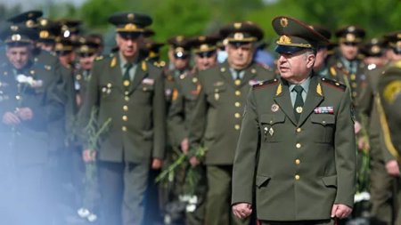 Erməni generallar əlbəyaxaya davaya çıxıb - Yeni Müdafiə naziri qəbul olunmur Erməni generallar əlbəyaxaya davaya çıxıb - Yeni Müdafiə naziri qəbul olunmur