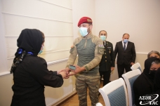 Xaçmazda Vətən müharibəsi iştirakçılarına medalları şəhid anaları təqdim edib