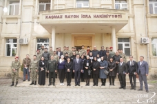 Xaçmazda Vətən müharibəsi iştirakçılarına medalları şəhid anaları təqdim edib