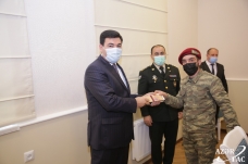 Xaçmazda Vətən müharibəsi iştirakçılarına medalları şəhid anaları təqdim edib