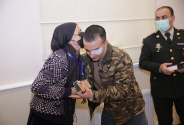 Xaçmazda Vətən müharibəsi iştirakçılarına medalları şəhid anaları təqdim edib