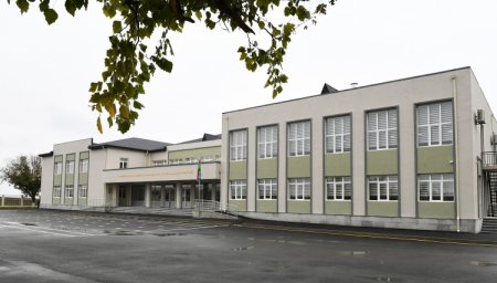 Prezident İlham Əliyev və birinci xanım Mehriban Əliyeva Şamaxıda Çarhan kənd orta məktəbinin yeni binasının açılışında iştirak ediblər