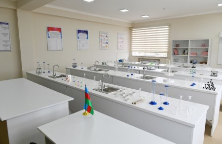 Prezident İlham Əliyev və birinci xanım Mehriban Əliyeva Şamaxıda Çarhan kənd orta məktəbinin yeni binasının açılışında iştirak ediblər