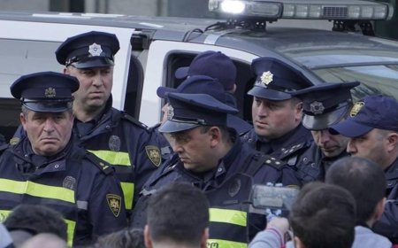 Saakaşvilinin tərəfdarları Tbilisidə aksiyalar keçirir - Saxlanılanlar var